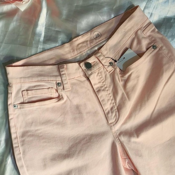 Light pink jeans - Picture 3 of 6